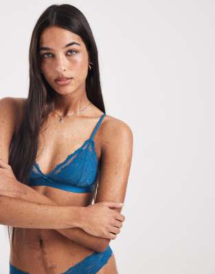Cotton On - Everyday - Wattiertes Triangel-Bustier aus Spitze in Petrol-Blau