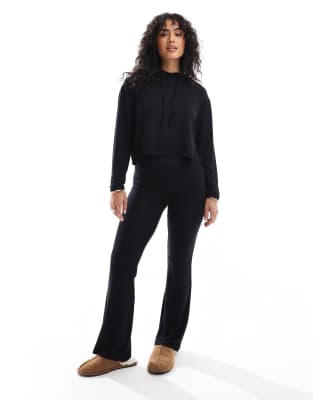 Cotton On - Extrem weiche, lässige und ausgestellte Pyjamahose in Schwarz mit asiatischem Schnitt, Kombiteil