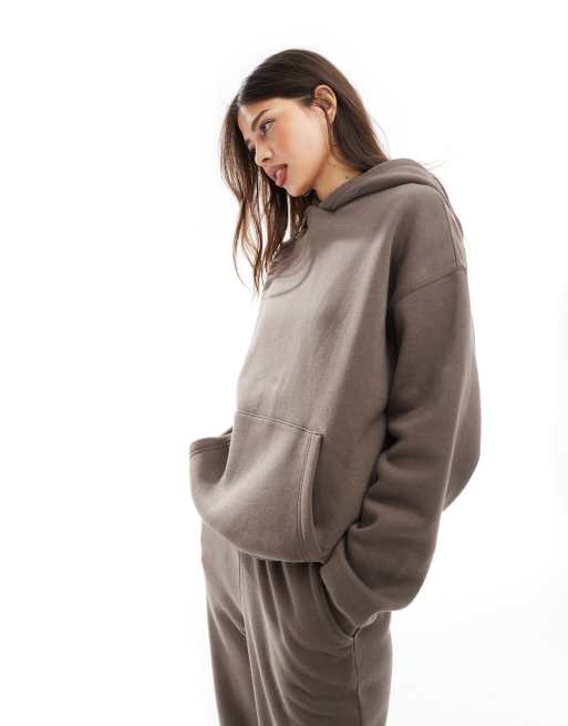 Cotton On - Felpa con cappuccio basic comoda color tartufo scuro