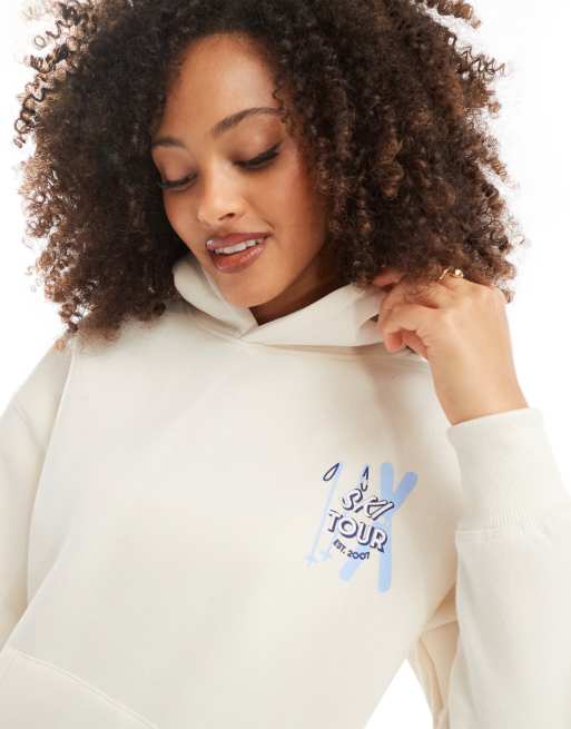 Cotton On - Felpa premium con cappuccio color latte di cocco con grafica sci, 3 di 4