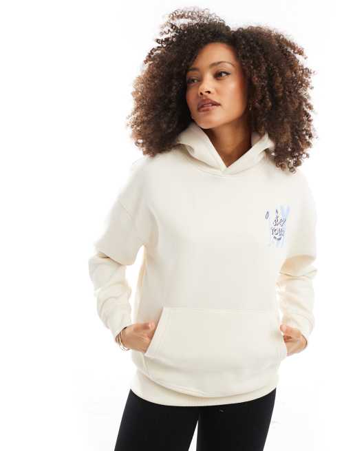 Cotton On - Felpa premium con cappuccio color latte di cocco con grafica sci, 4 di 4