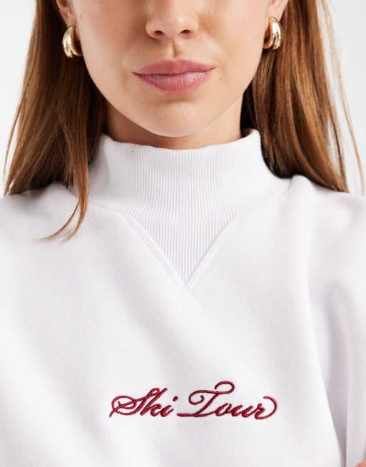 Cotton On - Felpa soffice accollata bianca con grafica Ski Tour, 2 di 4