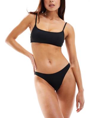 Cotton On - Figurbetonte Bikinihose in Schwarz