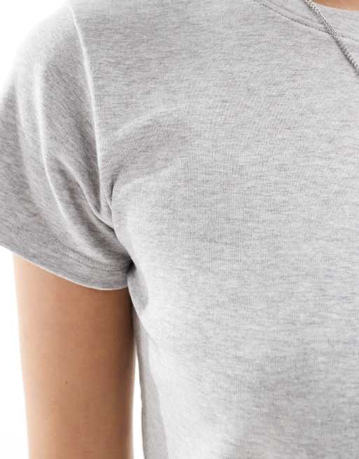 Cotton On – Figurbetontes T-Shirt in Grau im Stil der 90er , 4 von 4