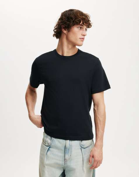 Cotton On – Figurbetontes T-Shirt in Schwarz - view 1