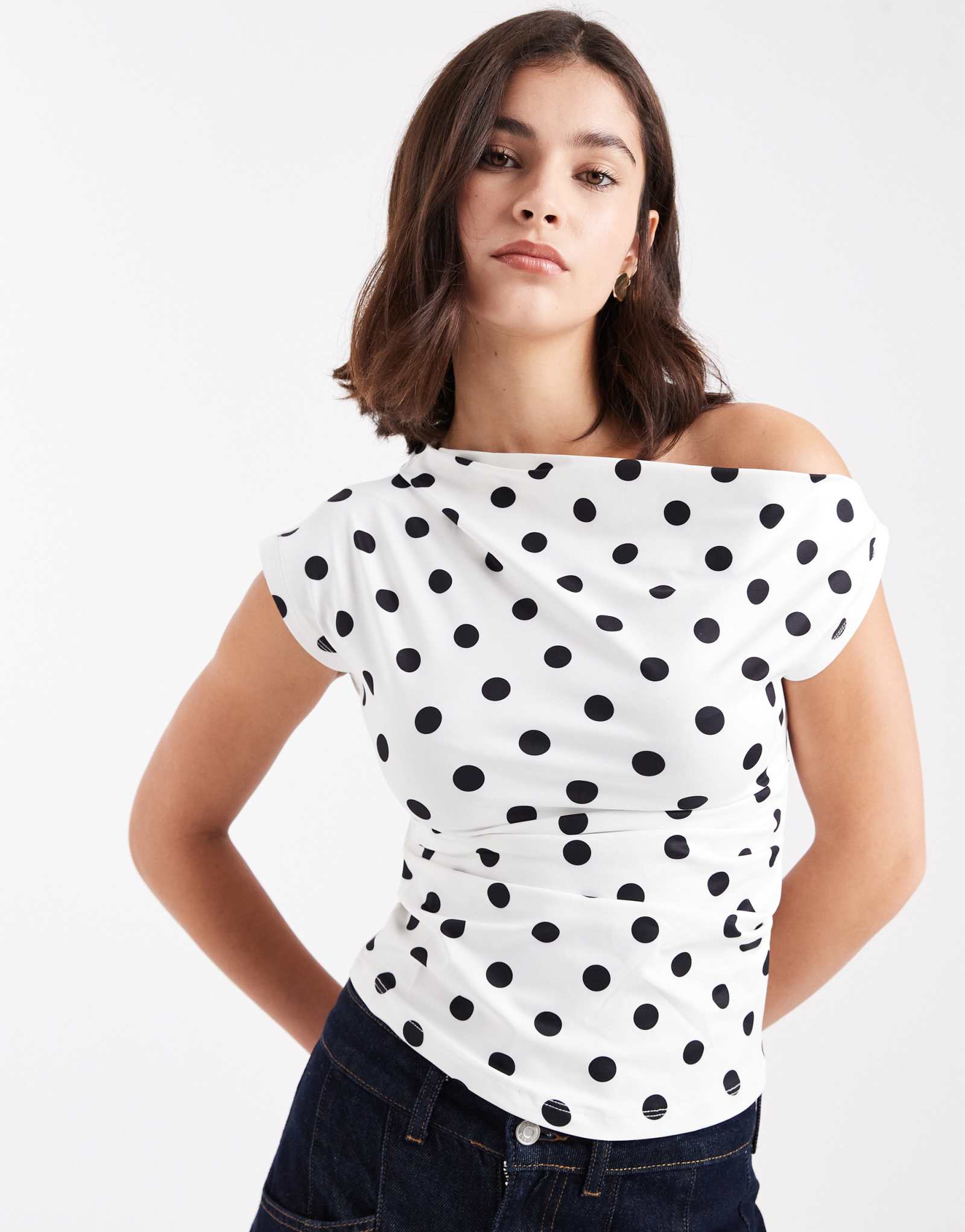 Хлопковый топ georgie с открытыми плечами и коротким рукавом в горошек