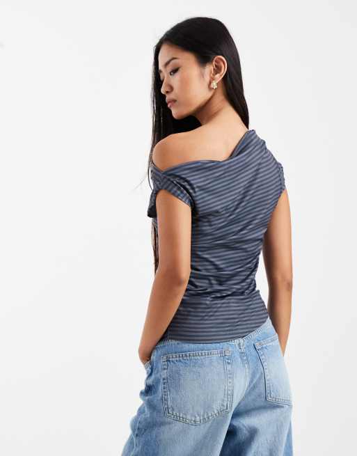 Cotton On – Georgie – Schulterfreies Oberteil mit blauen Streifen, 4 von 4