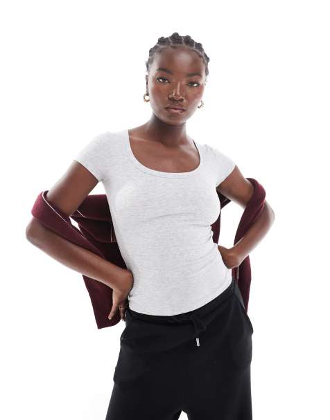 Cotton On - Geribbeld T-shirt met korte mouwen en lage ronde hals in grijs - view 1