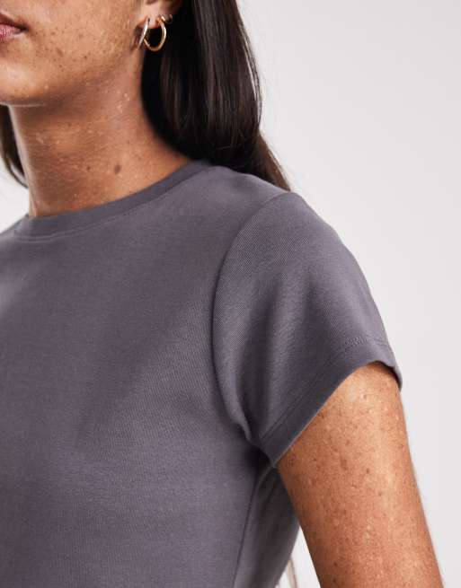 Cotton On - Gråbrun baby-T-shirt i 90'er-stil, 2 af 4