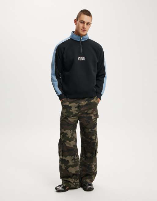 Cotton On Graphic 1/4 zip fleece in black, 3 of 4