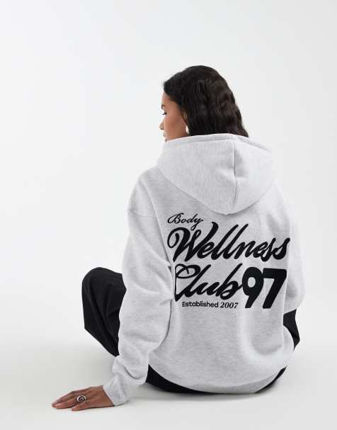 Cotton On – Hochwertiger, flauschiger Kapuzenpullover in meliertem Wolkengrau mit Grafikprint - view 1