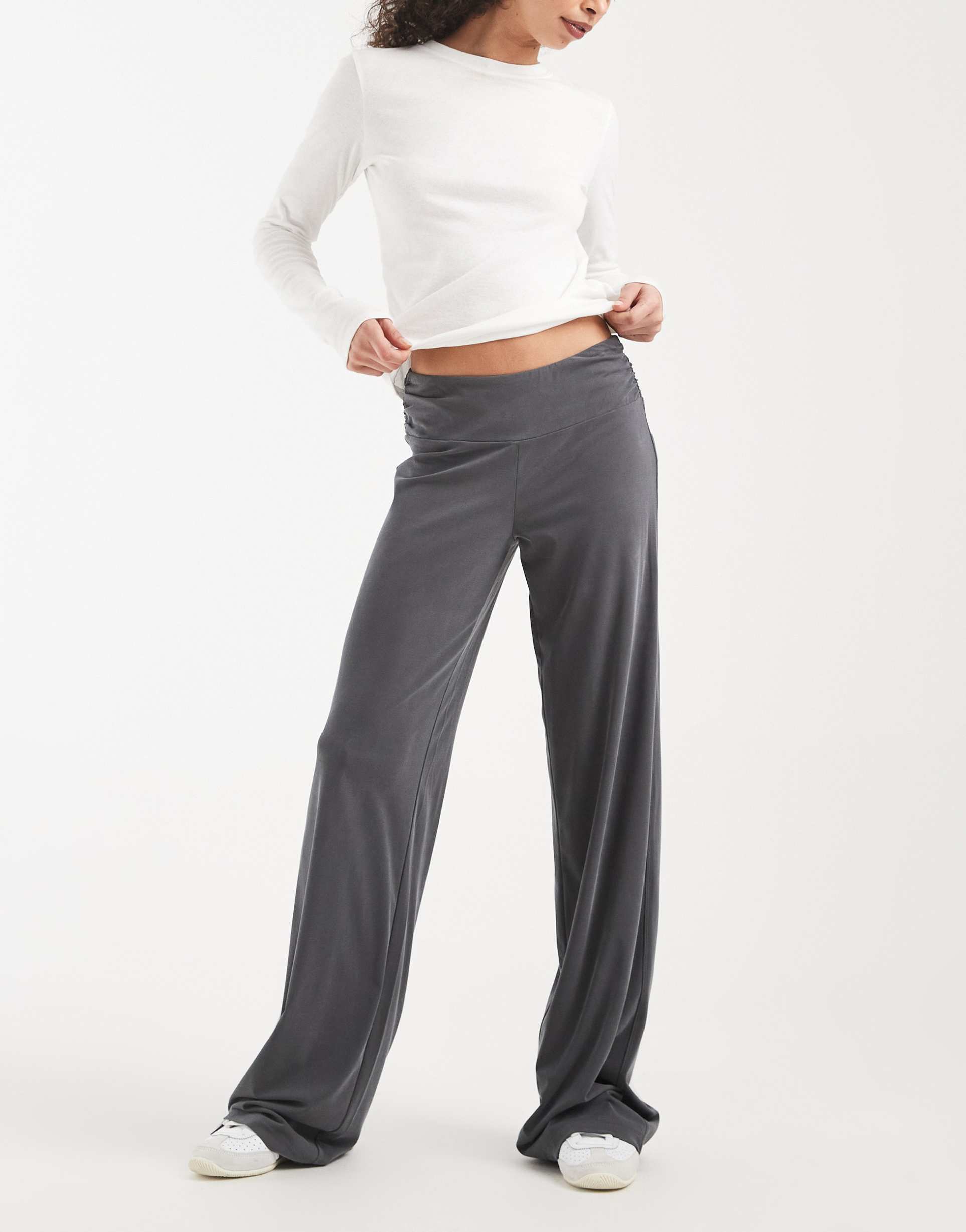 cotton on honey ruched pants in charcoal