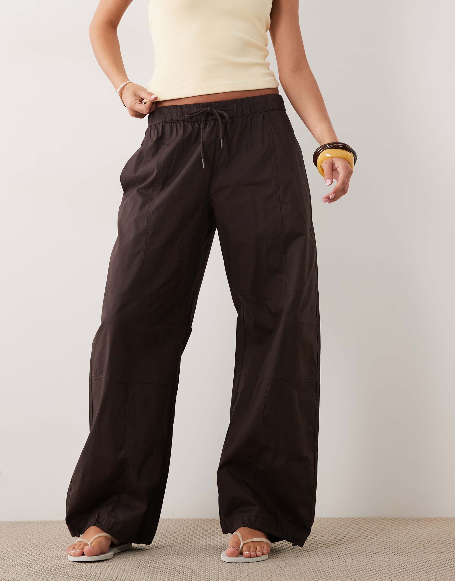 cotton on jackson pull on utility pants in dark oak