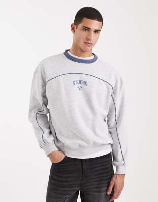 Kastiger Pullover in Grau mit Rundhalsausschnitt und Print Grau XL