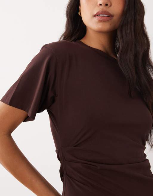 Cotton On – Kastiges T-Shirt-Kleid in dunklem Eichenbraun mit seitlichem Faltendetail, 3 von 4
