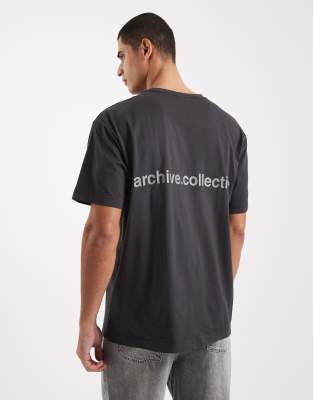 Kastiges T-Shirt verwaschenem Schwarz mit Grafik Schwarz M