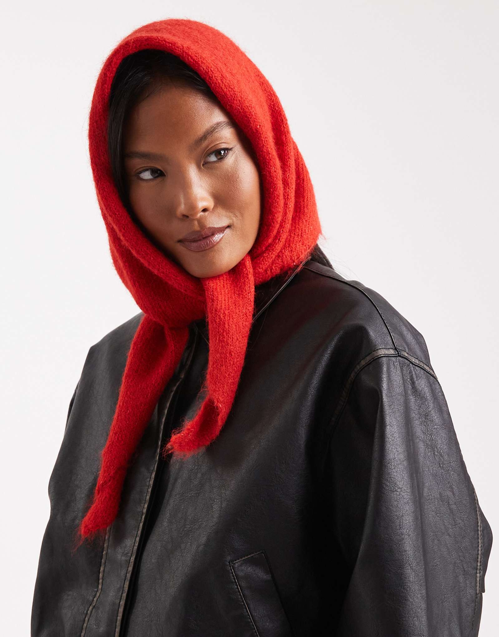 Хлопковый шарф-капюшон на косынке красного цвета