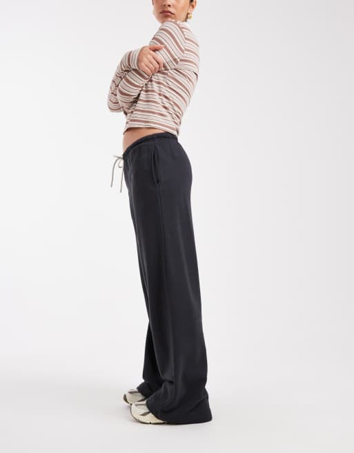 Cotton On – Klassische Fleece-Jogginghose in Schwarz mit weitem Bein, 3 von 5