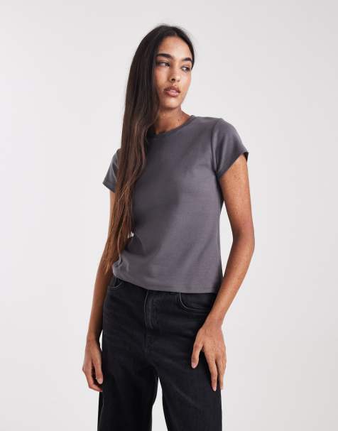 Cotton On – Knapp geschnittenes T-Shirt im 90er-Jahre-Stil in Burnt Ember - view 1