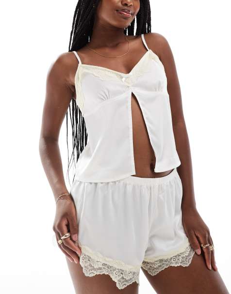 Cotton On - Kokoshvidt pyjamassæt med cami-stropper og åben front - view 1