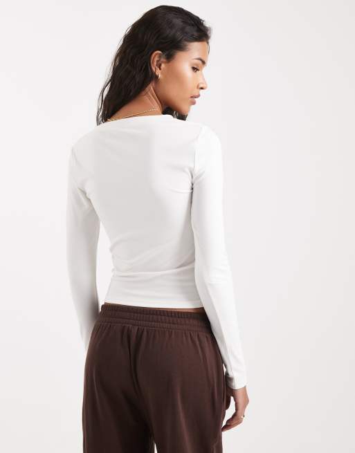 Cotton On – Kokosvit, supermjuk t-shirt med djup urringning, 3 av 4