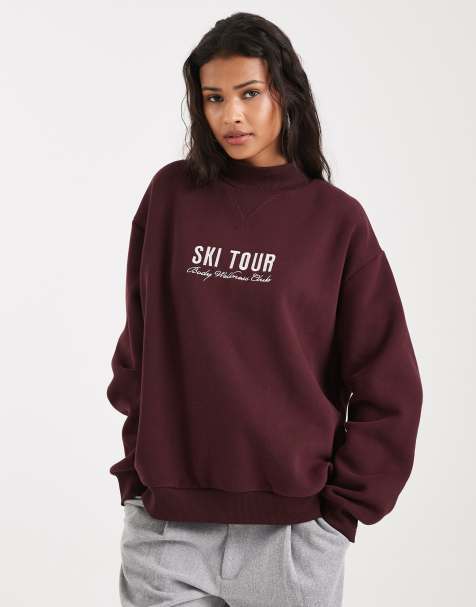 Cotton On – Körsbärsröd, mjuk sweatshirt med hög krage och 'Ski Tour'-tryck - view 1