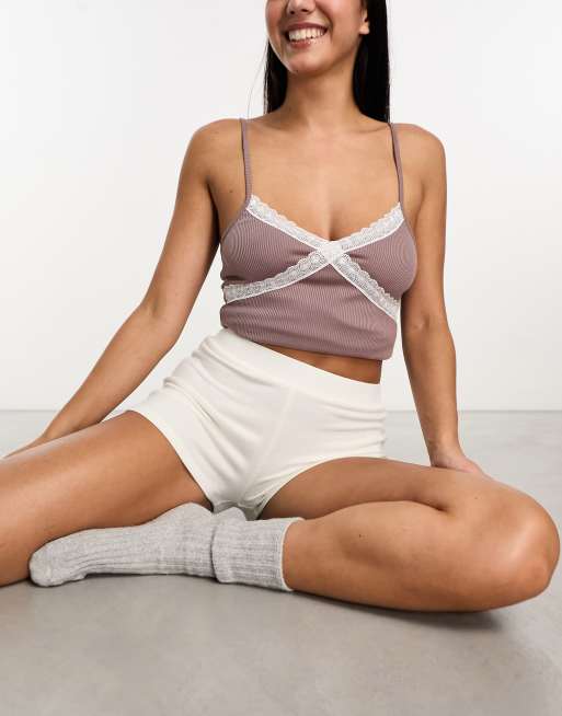 Cotton On – Krämvita, supermjuka pyjamasshorts i boy-modell 
