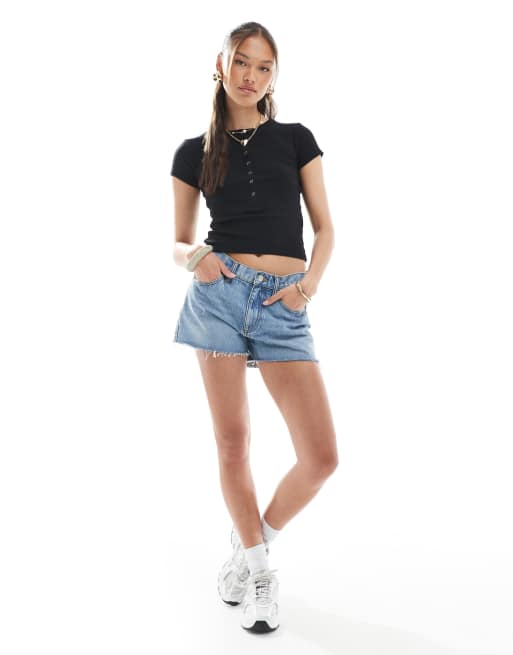 Cotton On – Kurzärmliges T-Shirt in Schwarz mit Henley-Ausschnitt, 2 von 4