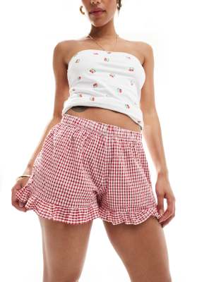 Cotton On - Kurze Bloomer-Shorts mit Vichy-Karos und Spitzenbesatz-Rot