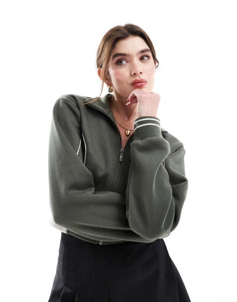 Cotton On – Kurzes Fleece-Oberteil in Grün mit durchgehendem Reißverschluss und Grafik - view 1