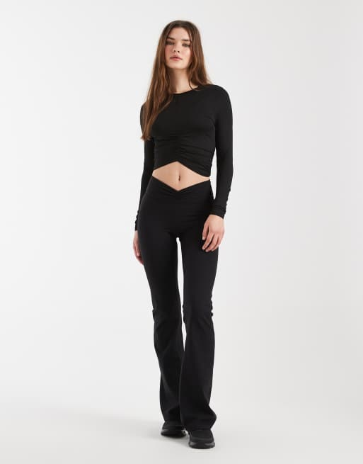 Cotton On – Langärmliges Sport-Shirt in Schwarz mit Raffung vorne, 2 von 4