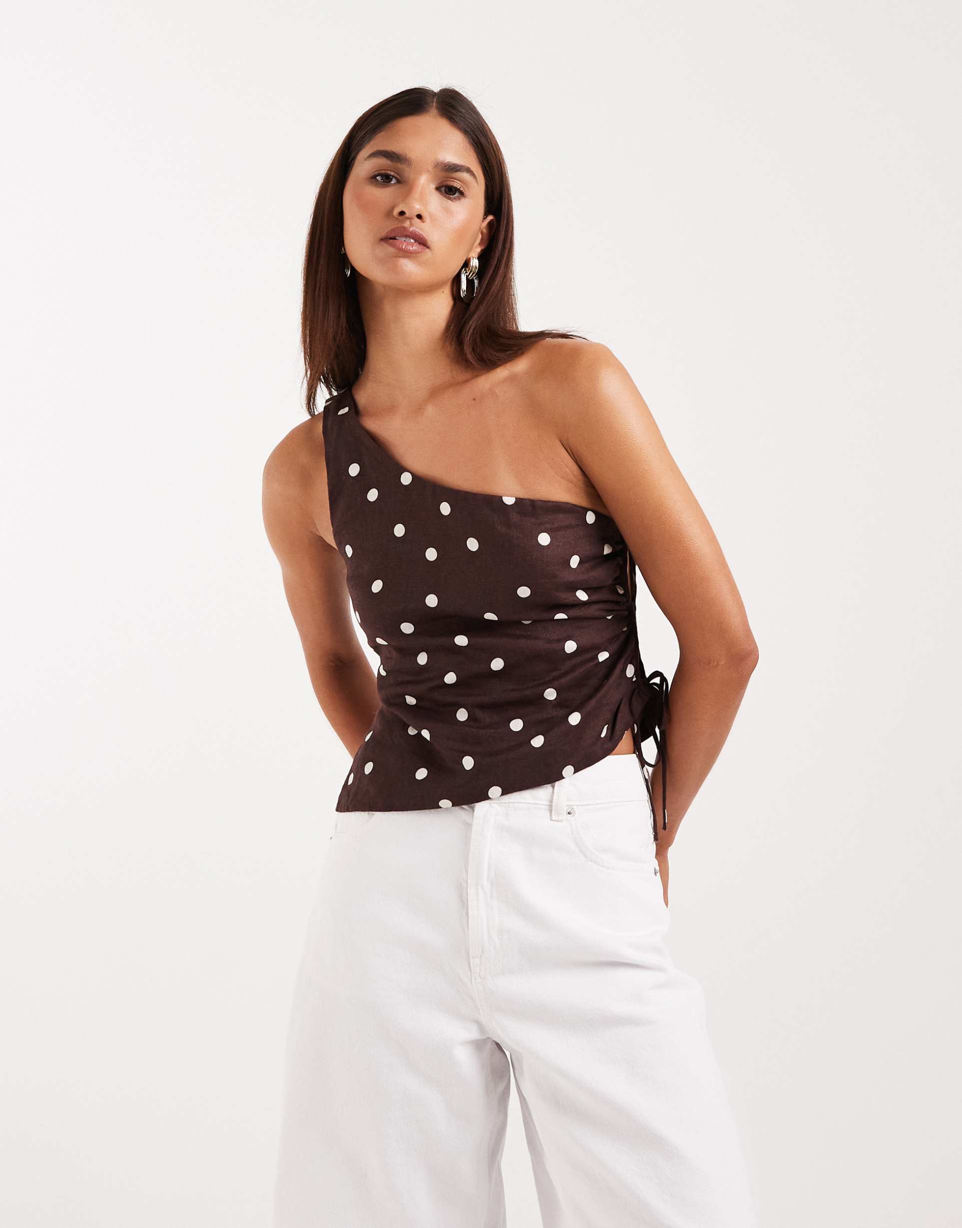 cotton on linen asymmetric shoulders top in dark oak polka dots