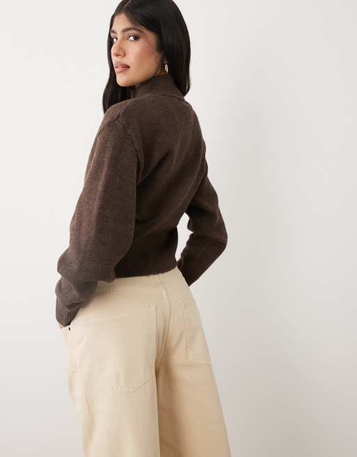 Cotton On – Lotus – Strickjacke in dunklem Eichenbraun mit Reißverschluss und tailliertem Schnitt, 4 von 4