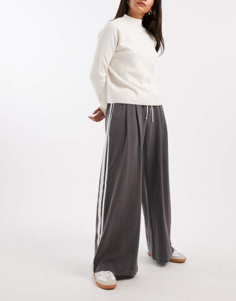 Cotton On – Luis – Anzug-Schlupfhose in Anthrazit mit sportlichen Seitenstreifen - view 1