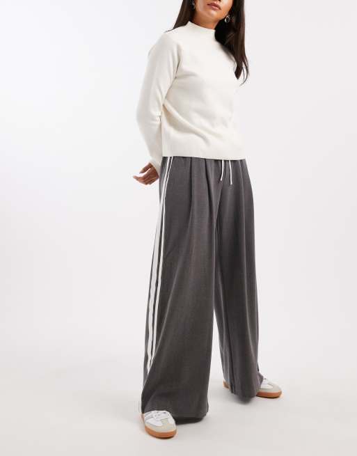 Cotton On - Luis - Pantaloni color antracite sportivi a righe