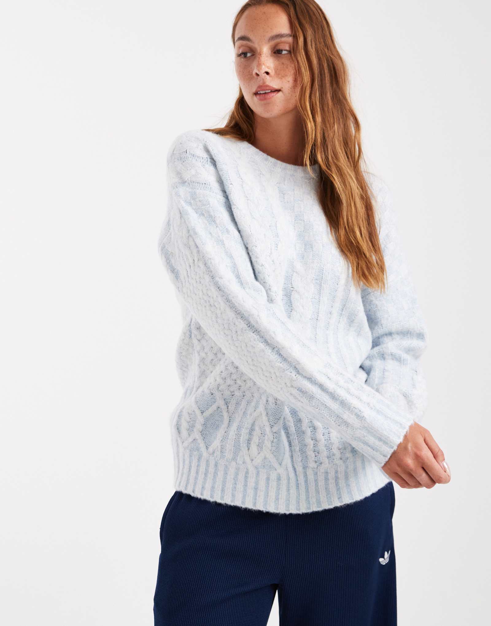 Роскошный джемпер из хлопка бледно-голубого цвета