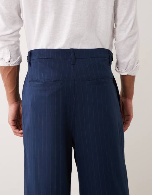 Cotton On – Marinblå, kritstrecksrandiga, superbaggy byxor med veck, 5 av 5
