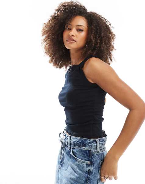 Cotton On - Marlow - Top met gedraaide schouder en korte mouw in zwart - view 1