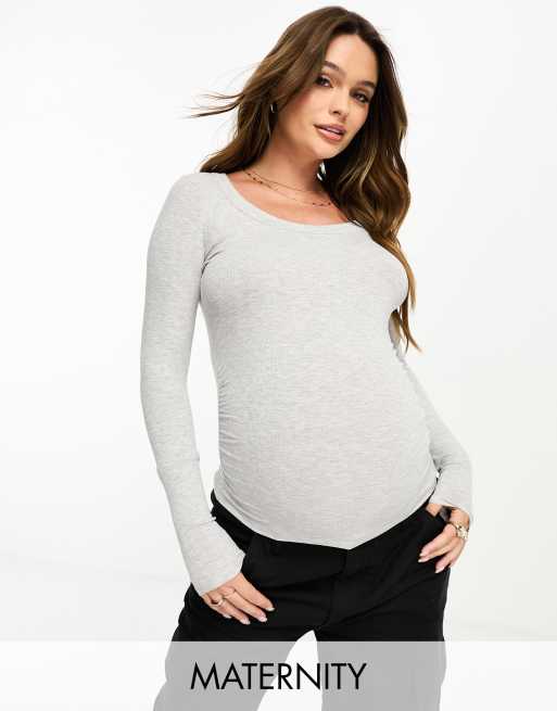 Cotton On Maternity – Langärmliges T-Shirt in Grau meliert. Umstandsmode 