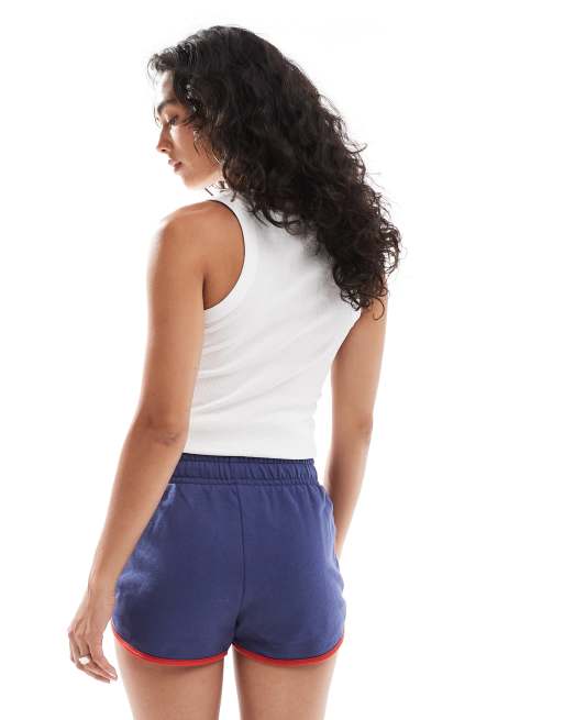 Cotton On – Mikro-Mini-Shorts in Oxford-Blau mit abgerundetem Saum, 4 von 5