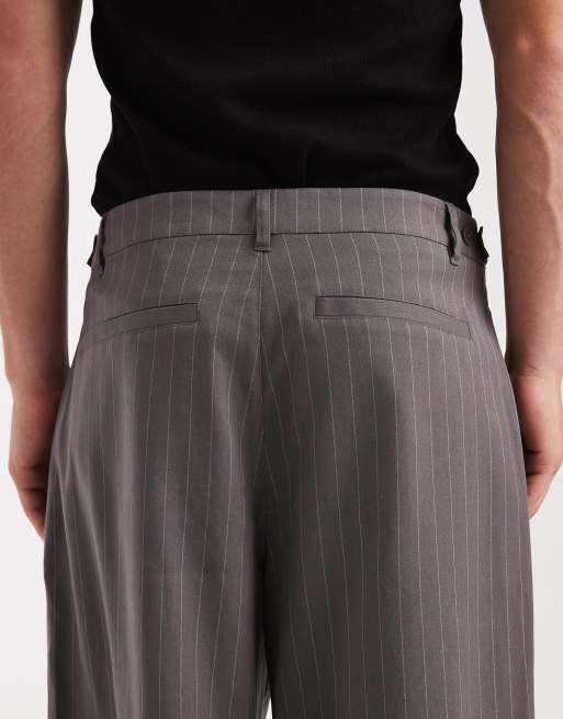 Cotton On – Mörkgrå, kritstrecksrandiga, baggy shorts med superveck, 5 av 5