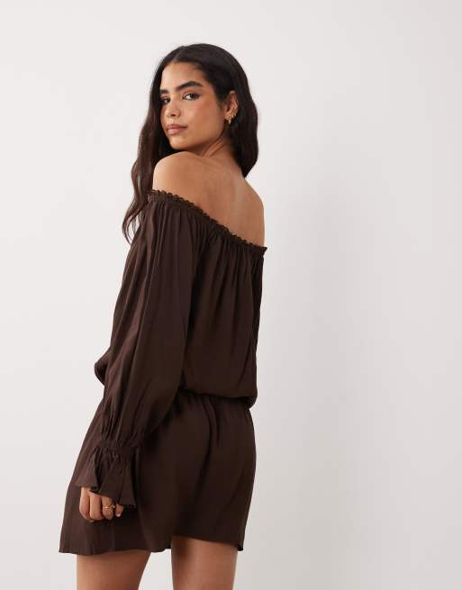 Cotton On - Mørk egebrun offshoulder-minikjole med flæser i boho-stil, 4 af 4