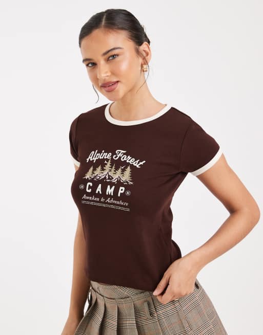 Cotton On - Mørkebrun baby-T-shirt med 'Cabin'-grafik, 4 af 4