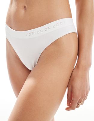 Cotton On - Nahtlose Slips in Weiß