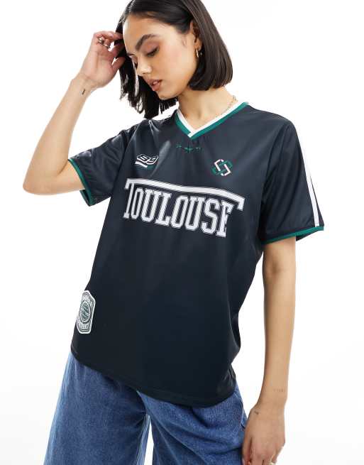 Cotton On – Oversize-T-Shirt in Marineblau mit V-Ausschnitt und sportlichen Grafikprints 