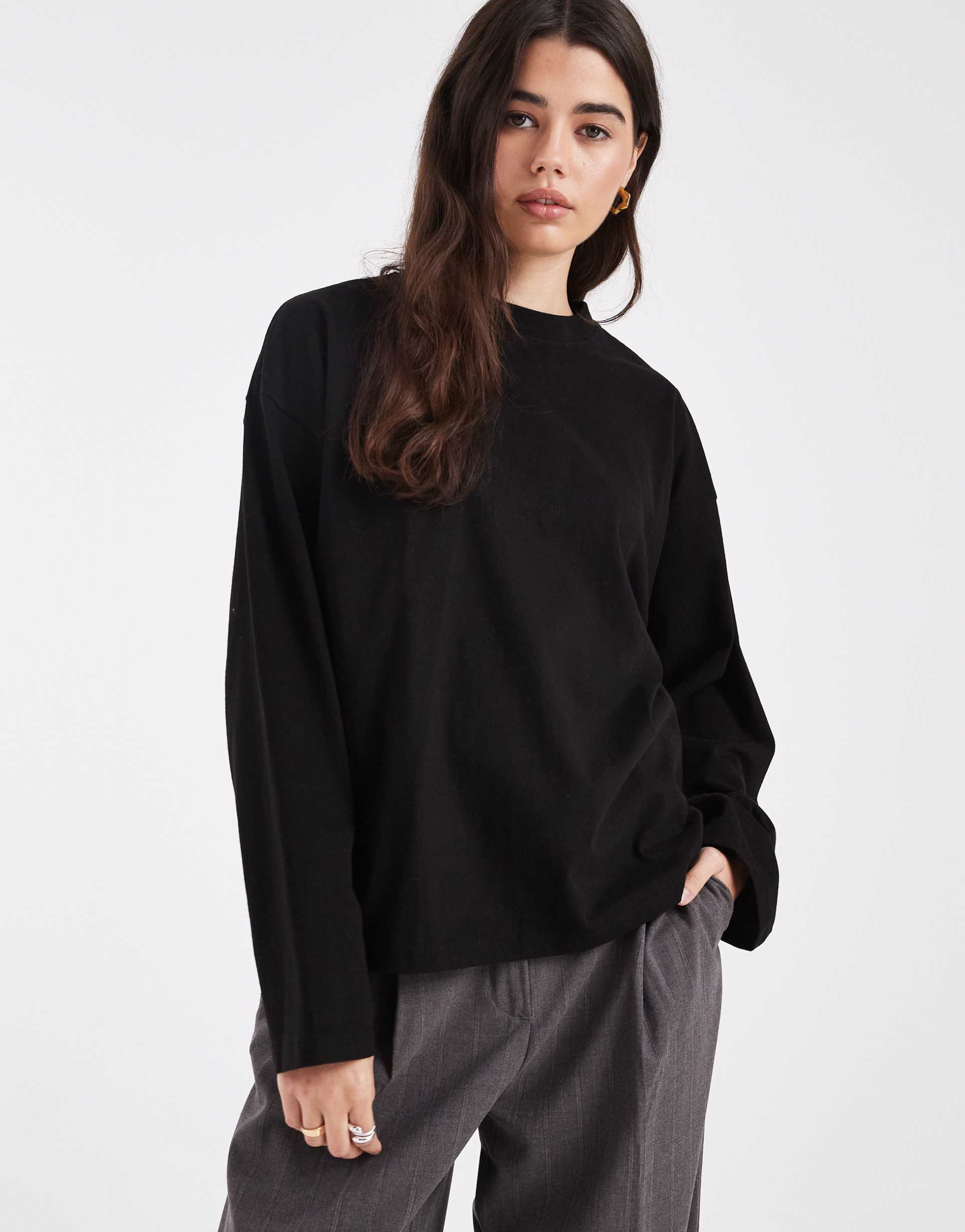 cotton on oversized boxy long sleeve t-shirt in black