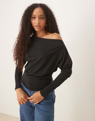 Cotton On - Peyton - Schulterfreies, langärmliges Shirt in Schwarz