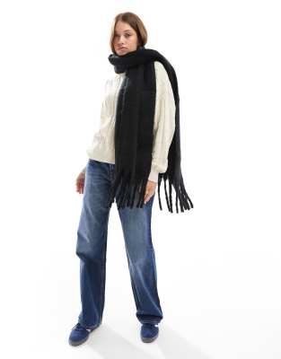 Cotton:On Cotton On phoebe brushed tassel scarf in black