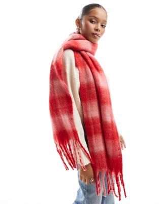 Cotton:On Cotton On Phoebe brushed tassel scarf in pink/red check-Multi