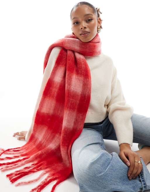 Cotton On - Phoebe - Sciarpa rosa e rossa a quadri spazzolata con nappe, 4 di 4